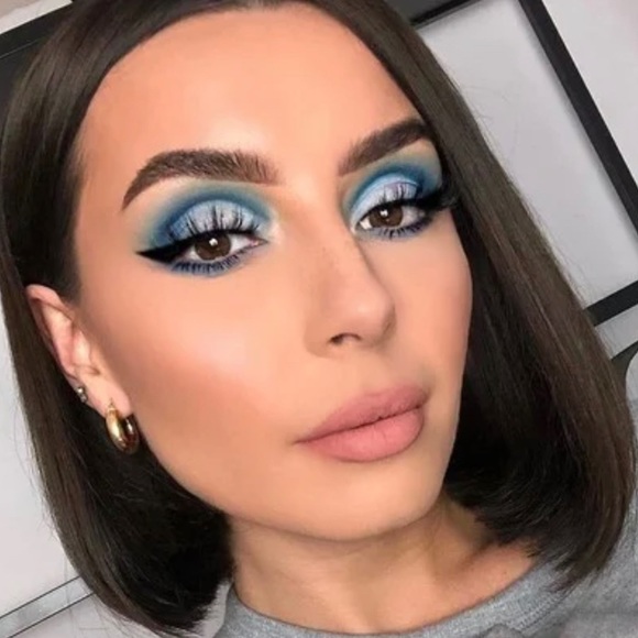 MORPHE 18A Blue Ya Away Artistry Palette *DISCONTINUED* - Picture 2 of 16